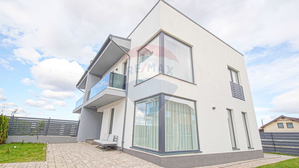 Locuiește într-un peisaj de poveste – Vilă modernă în Râșnov