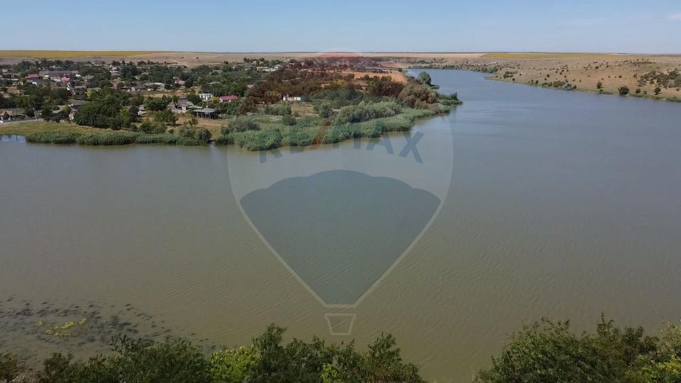 Teren si Ferma de vanzare in loc. Cobadin