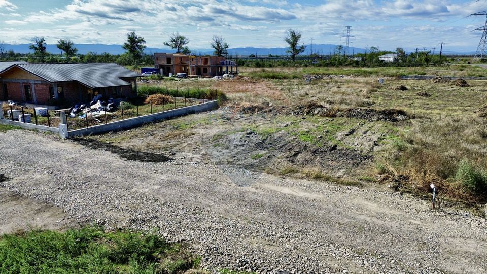 Land 593sqm Vanatori / Strada Salciei