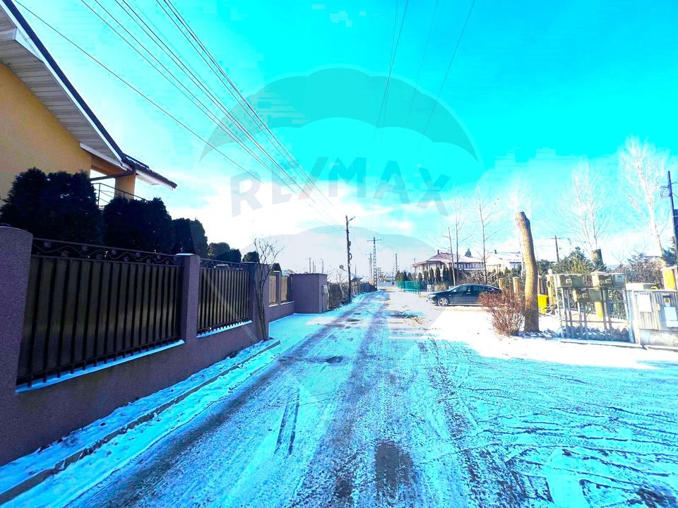 Teren de vânzare strada Bradului zona Lilieci