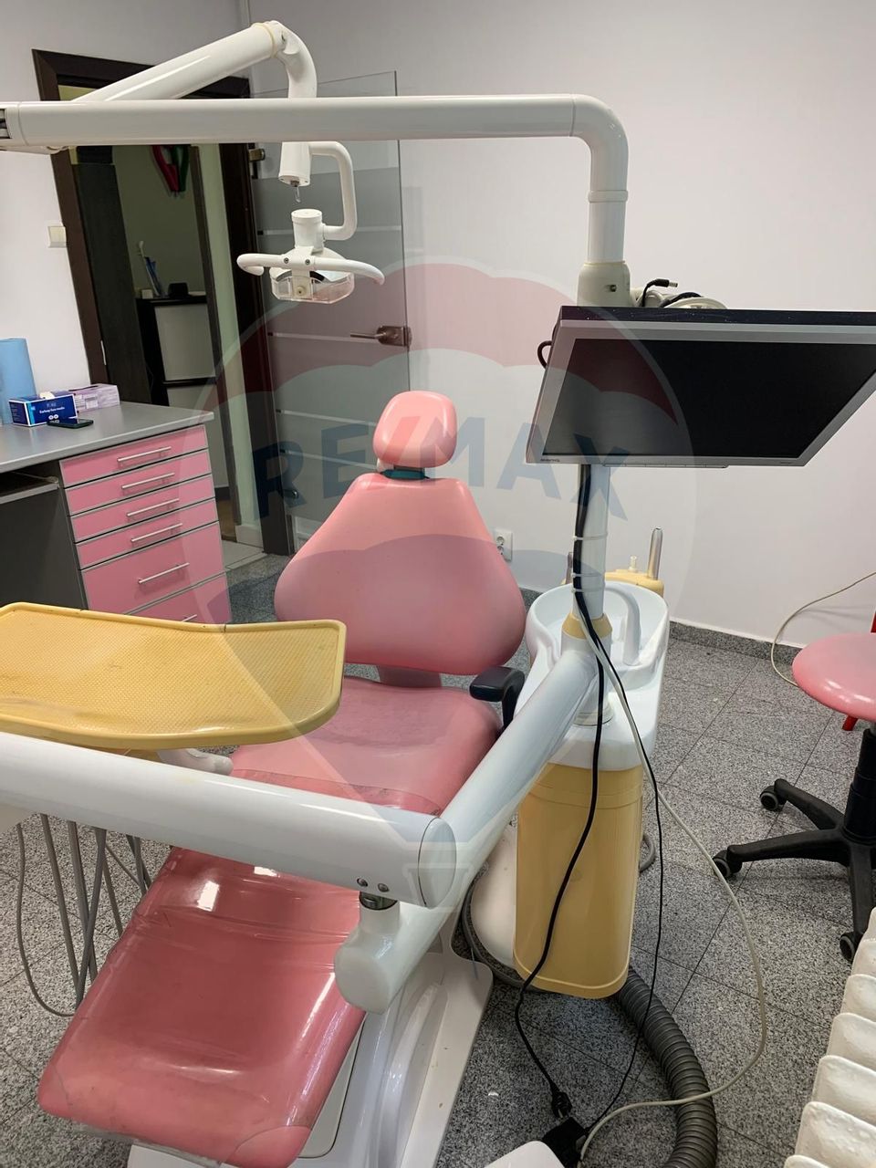 Rental of fully equipped dental office Dristor