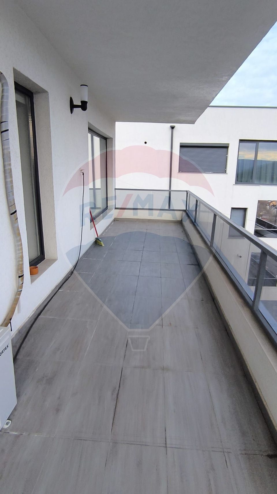 Casă tip duplex 4 camere de inchiriat