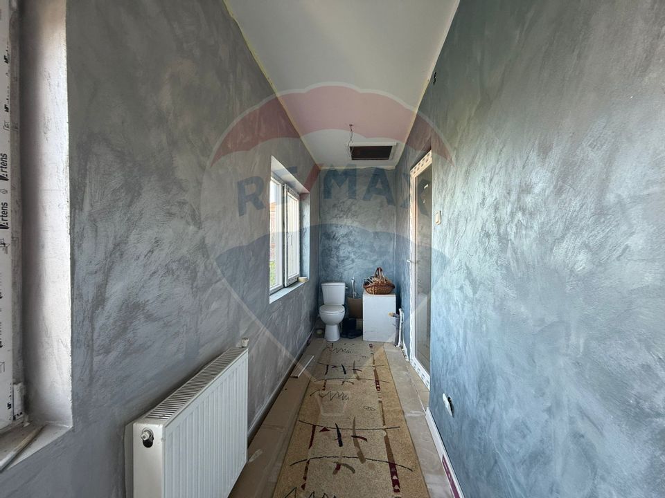 Casă  Vilă cu 4 camere de vânzare în zona Medeea  Constanta