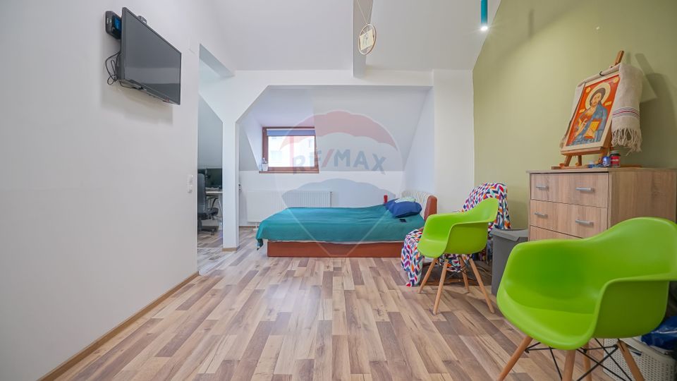 Casa multifunctionala, locuinta si destinatie comerciala Scriitorilor