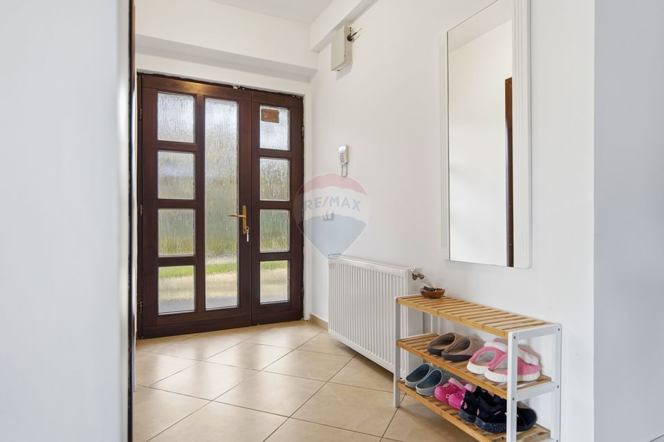 Casă/Vilă de Vânzare cu 5 camere,  Teren 757mp - Iasi - Hlincea