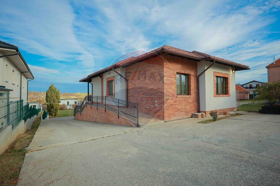 5 room House / Villa for sale, Dealuri Oradea area