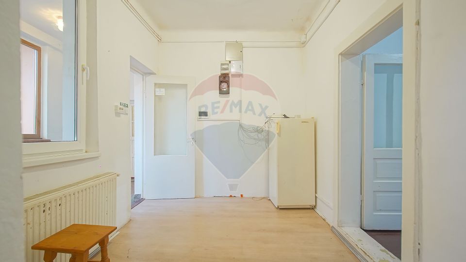 COMISION 0 Casă cu potențial excelent, teren 446 mp, Strada Fanionului