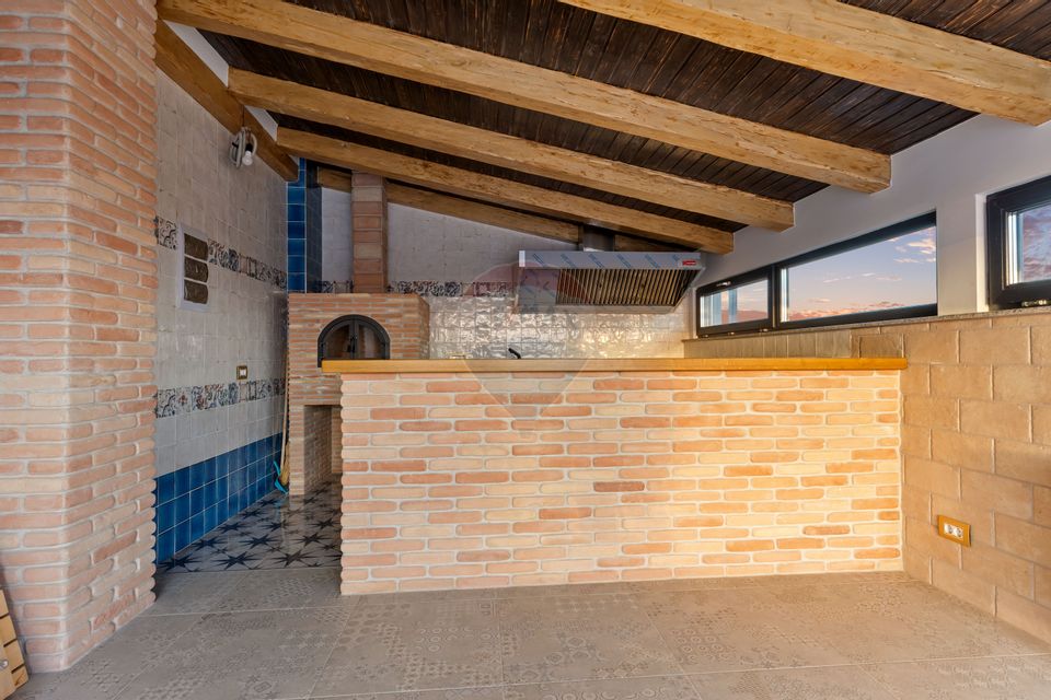 Penthouse unic pe două niveluri - saună și bucătărie exterioară