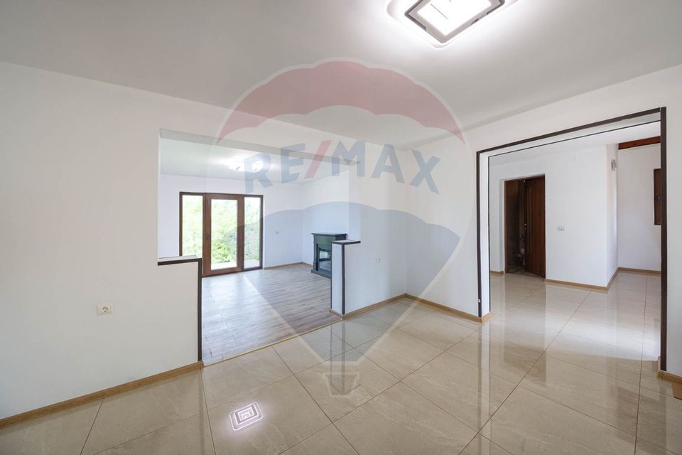 8 room House / Villa for sale