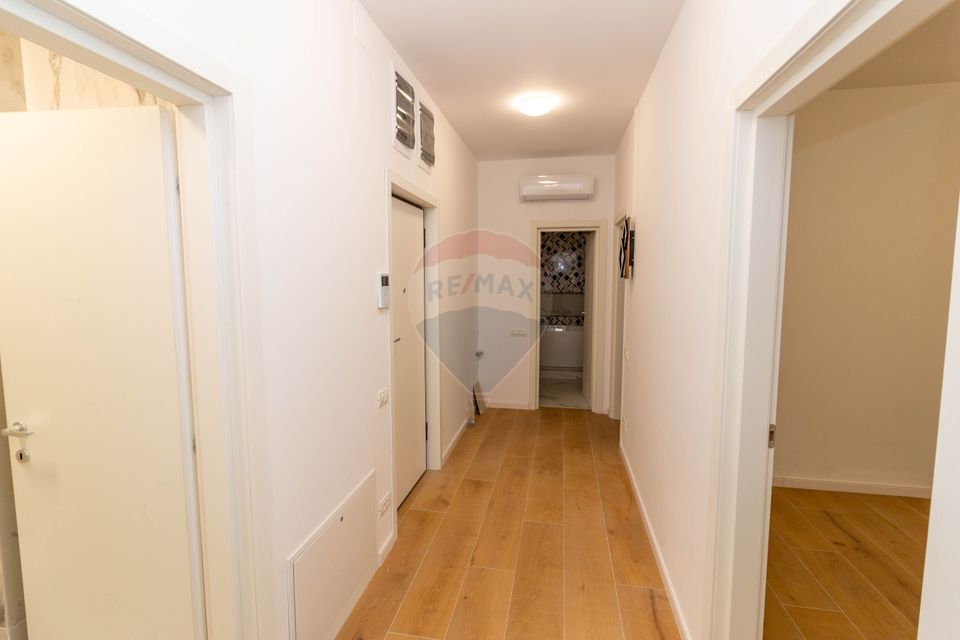 Apartament nou de 3 camere Nemobilat de inchiriat in zona Aviatiei