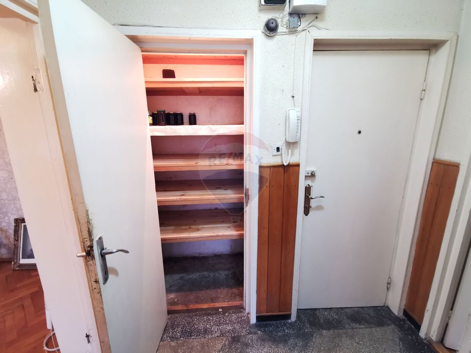 Apartament cu 3 camere de vânzare în zona Ultracentral