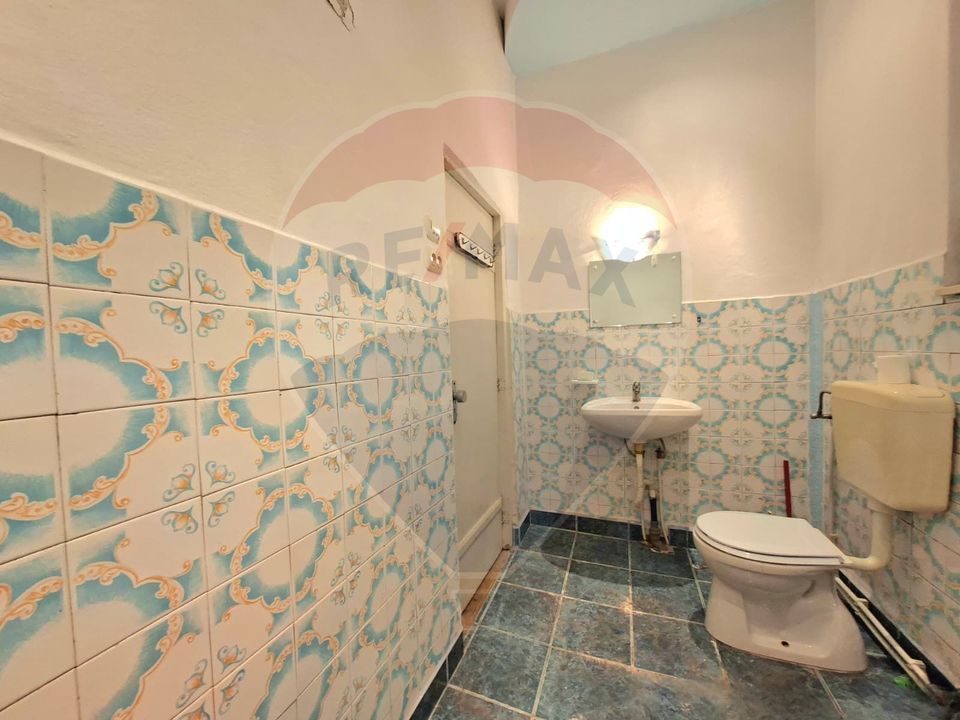 Proprietate centrală Arad,  cotă teren mare, acces auto