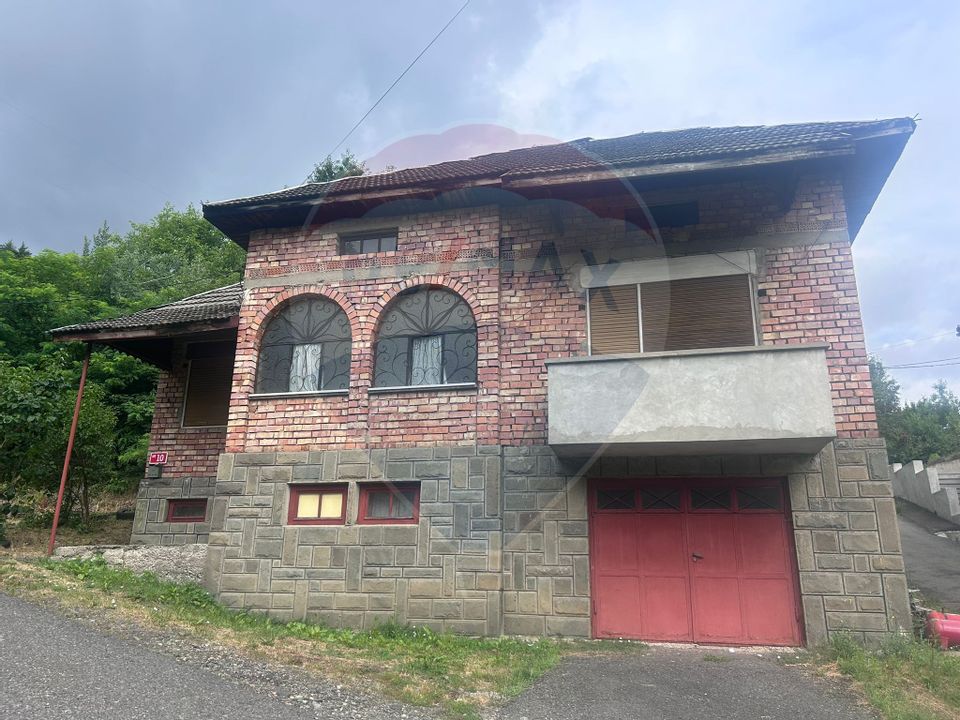 3 room House / Villa for sale, Ferneziu area