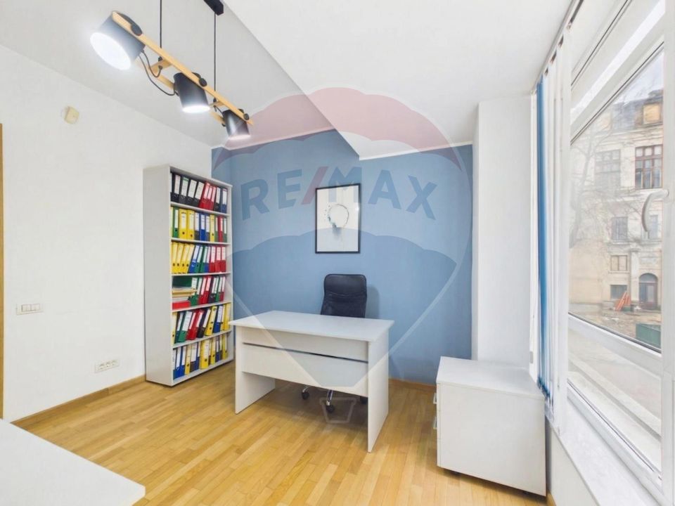 Apartament 4 camere recompartimentat din 3, P-ta Unirii | Parcare