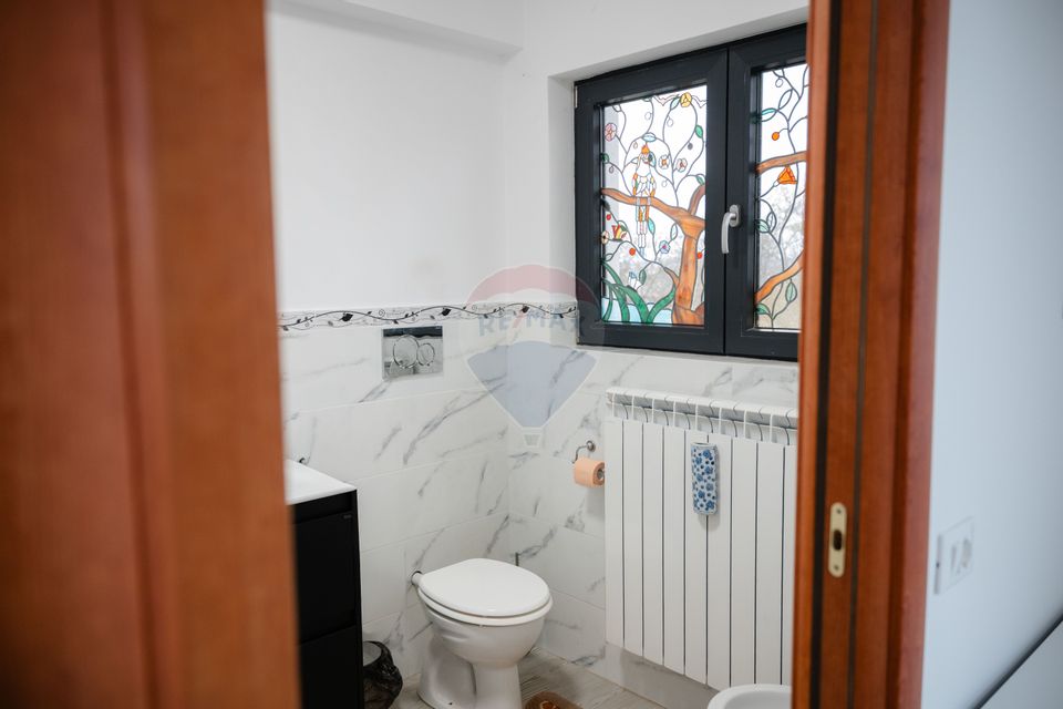 Casă / Vilă cu 5 camere de vânzare