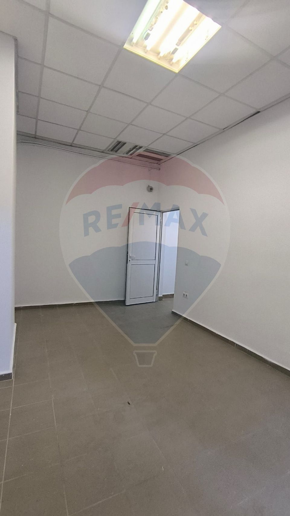 99sq.m Commercial Space for rent, Marasti area