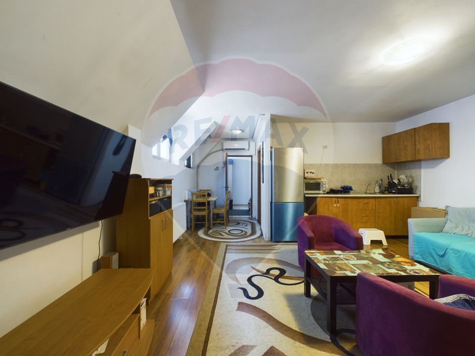 13 room House / Villa for sale, P-ta Victoriei area