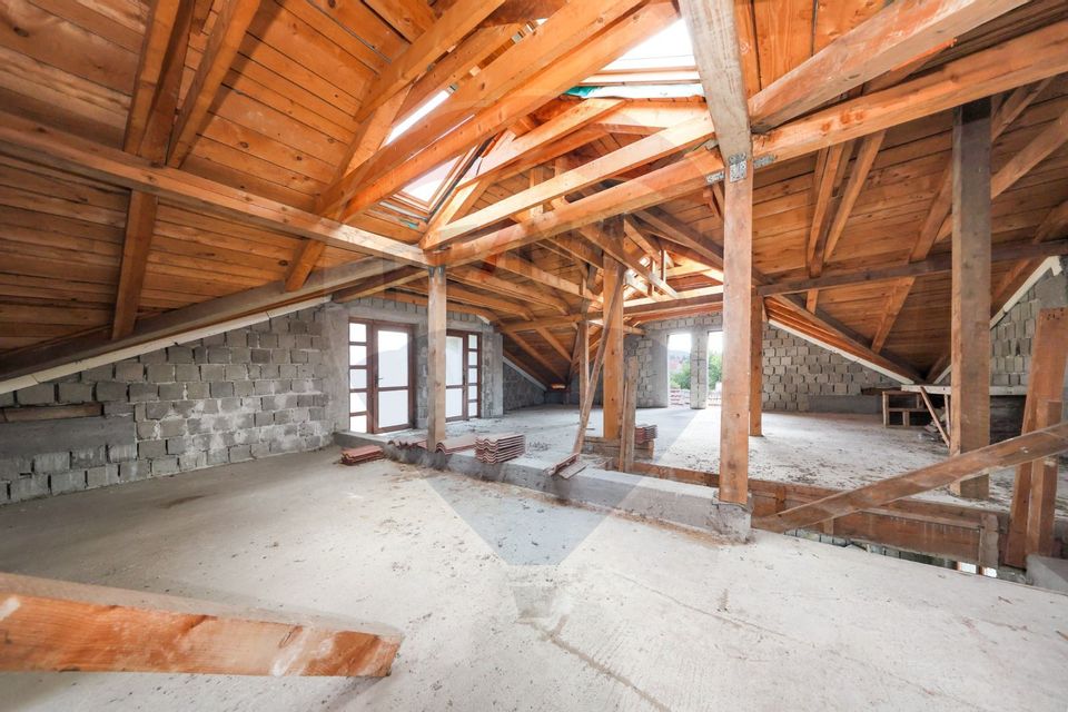 CASA LA ROSU | TOMIS 21 | 325MP | 346MP CURTE | 470 TEREN |ACCES AUTO