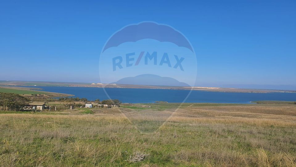 Teren extravilan de vanzare - Navodari