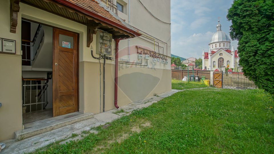 REZERVAT! De vânzare apartament 4 camere în vilă impozantă