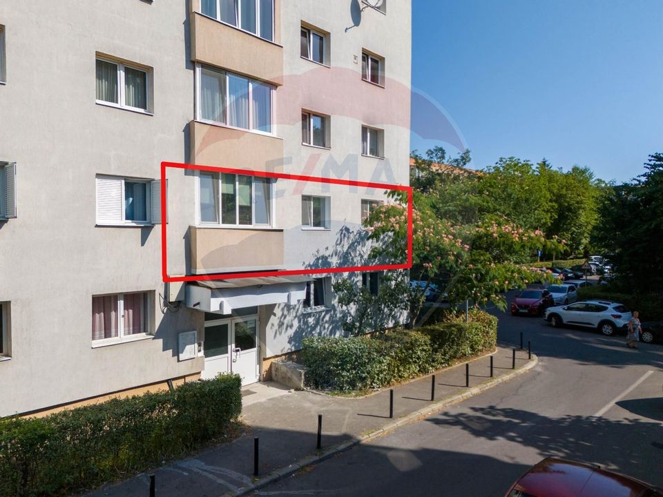 Apartament decomandat, mobilat si utilat lux,  Racadau!