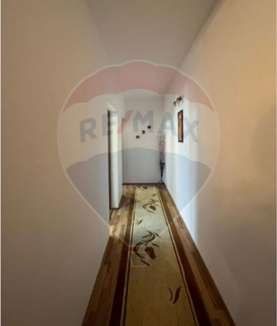 Apartament spațios-3 camere-la curte în Turnișor-Inchiriere