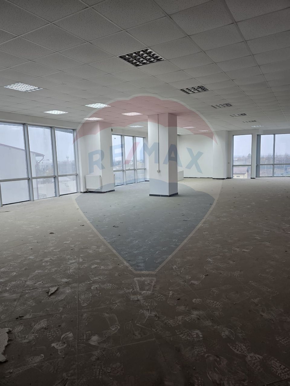 Spații comerciale + birouri Otopeni 2246 mp inchiriere totala/partiala