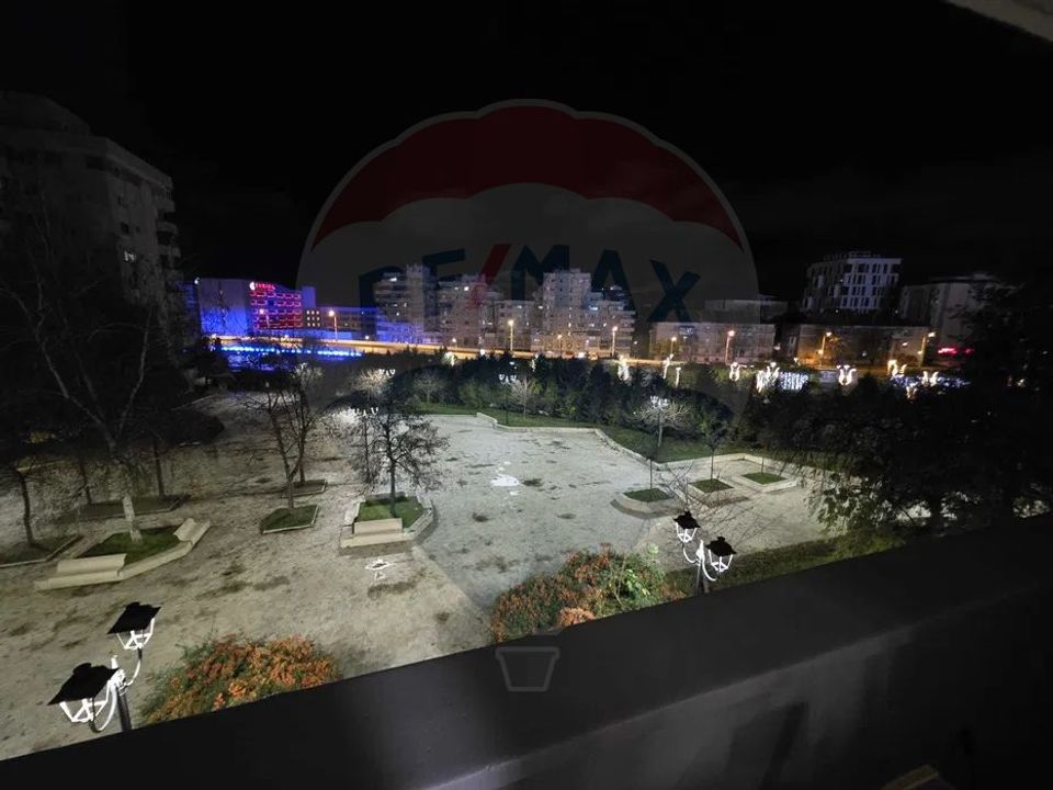 Apartament cu 3 camere de închiriat în zona Ultracentral