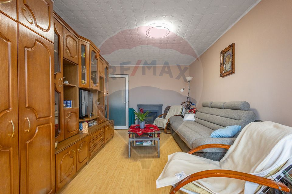 Apartament decomandat, 3 camere,  Lipovei