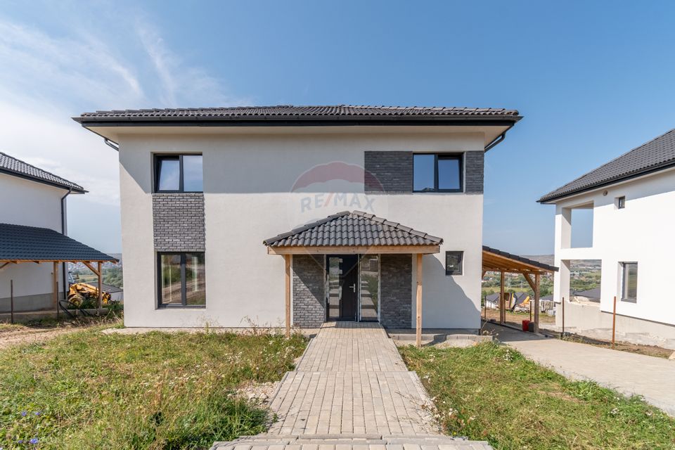 4 room House / Villa for sale