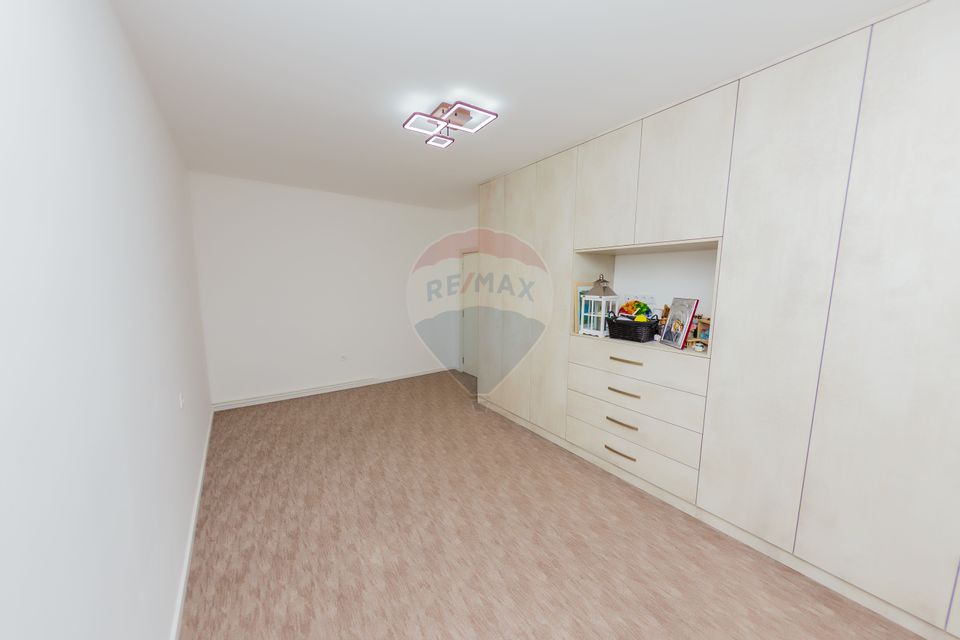 Apartament MODERN REPOZITIONARE PRET DE VANZARE curte+parcare+terasa)