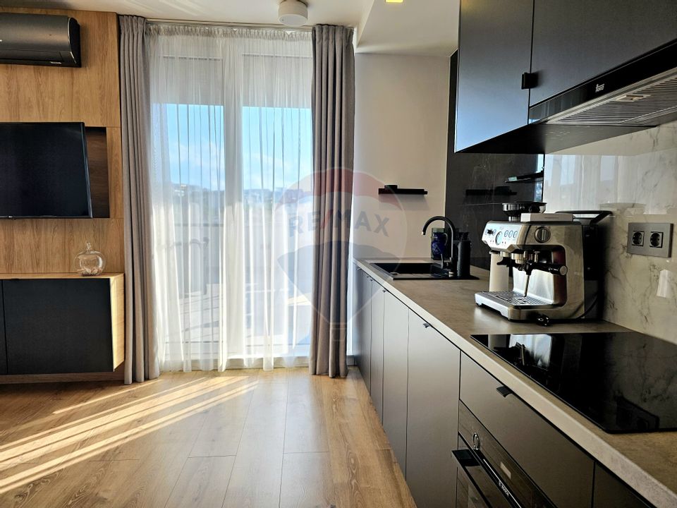 Penthouse superb cu 4 camere de închiriat în zona Andrei Muresanu