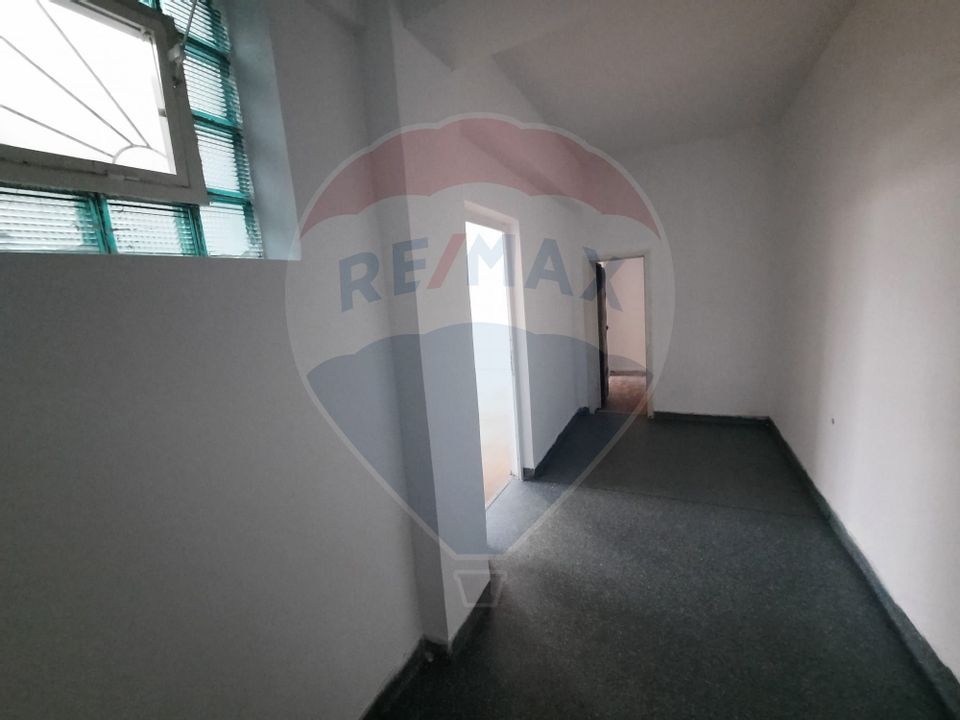 600sq.m Commercial Space for rent, Sud area