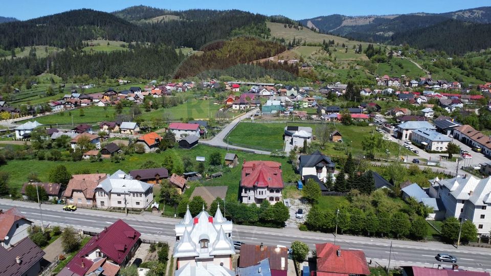 Pensiune/Casă cu 18 camere de vânzare în Campulung Moldovenesc