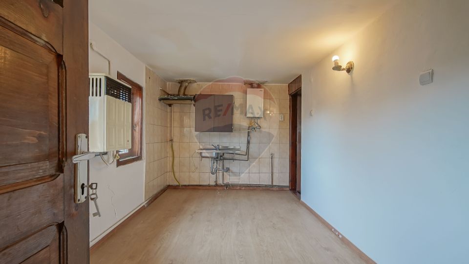 Casă cu 5 camere de vânzare Sacele cartier Satulung
