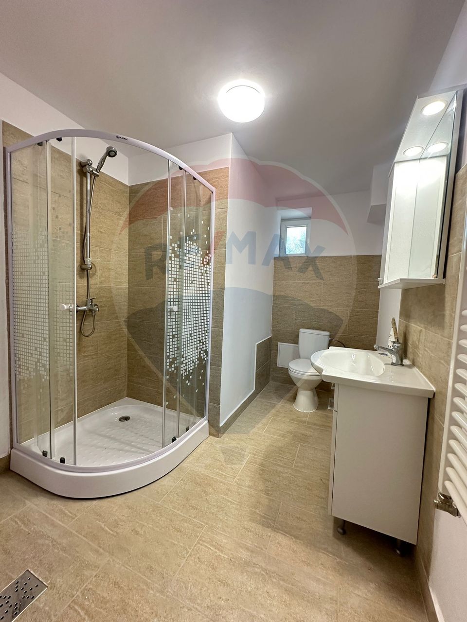 Apartament de închiriat, 1 Cameră - Aproape de UMFCV
