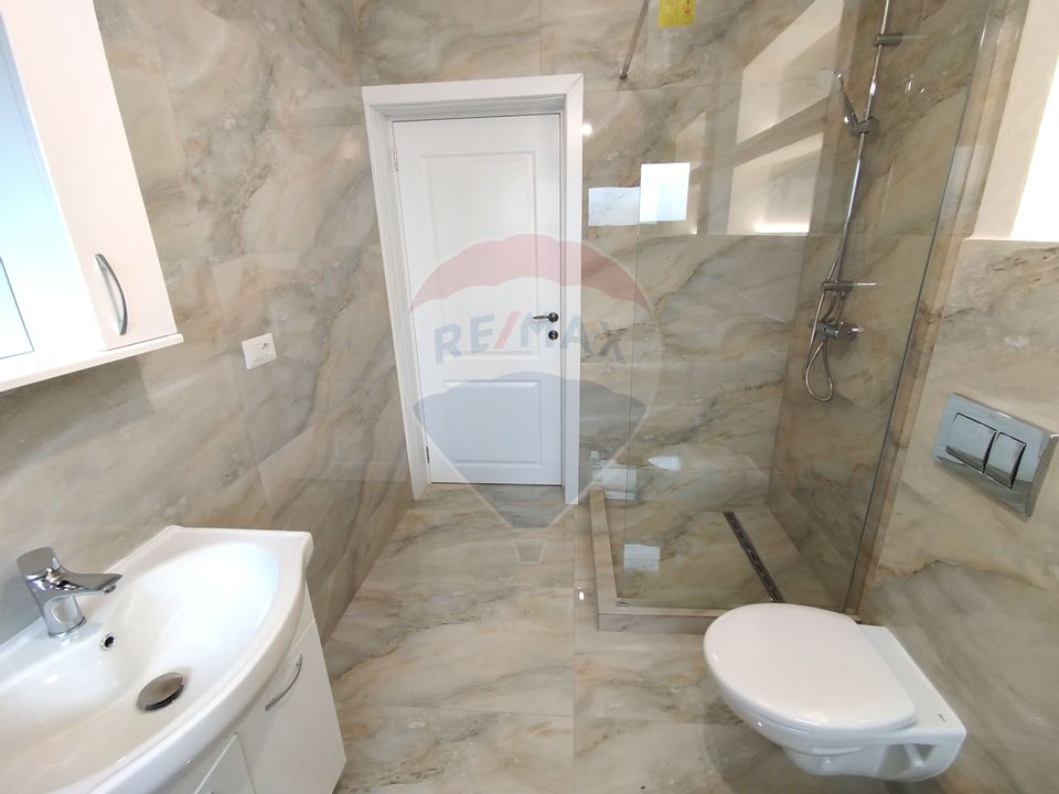 Casă / Vilă cu 4 camere de vânzare/zona Harman