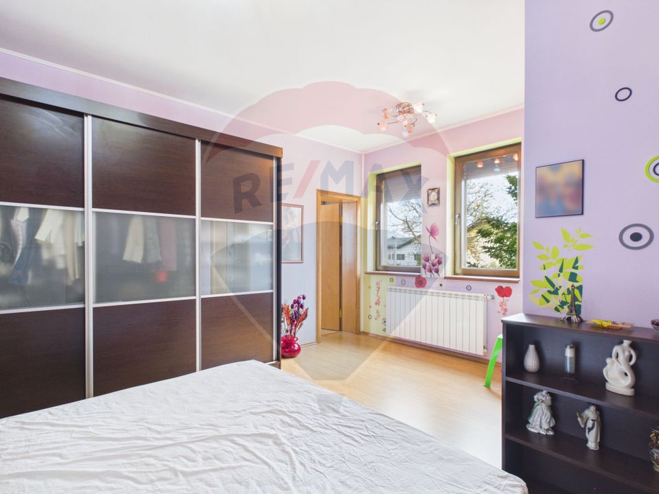 Casă / Vilă cu 6 camere de vânzare