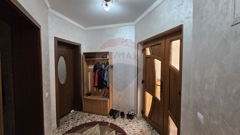 6 room House / Villa for sale