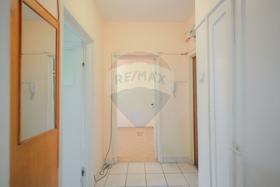 De vânzare, apartament cu 3 camere, zona Rogerius