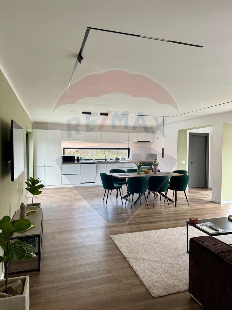 8 room House / Villa for sale