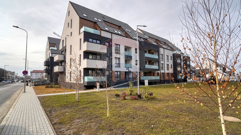 Apartament cu 3 camere de închiriat