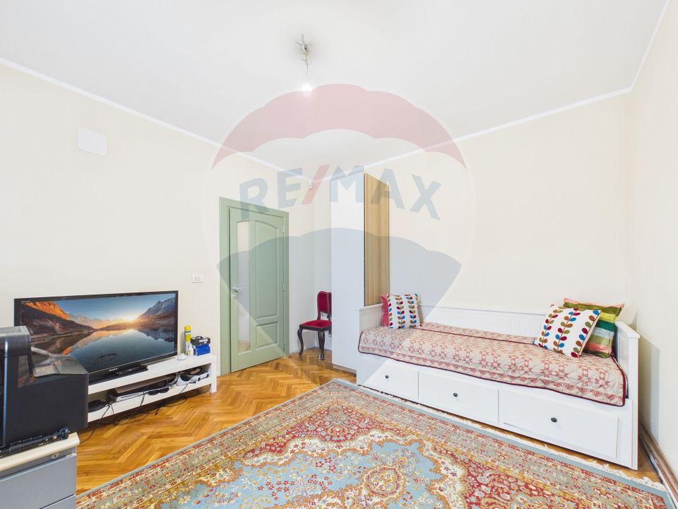 7 room House / Villa for sale