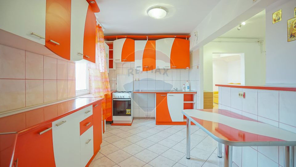 REZERVAT ! Apartament cu 2 camere de vânzare în zona Tractorul