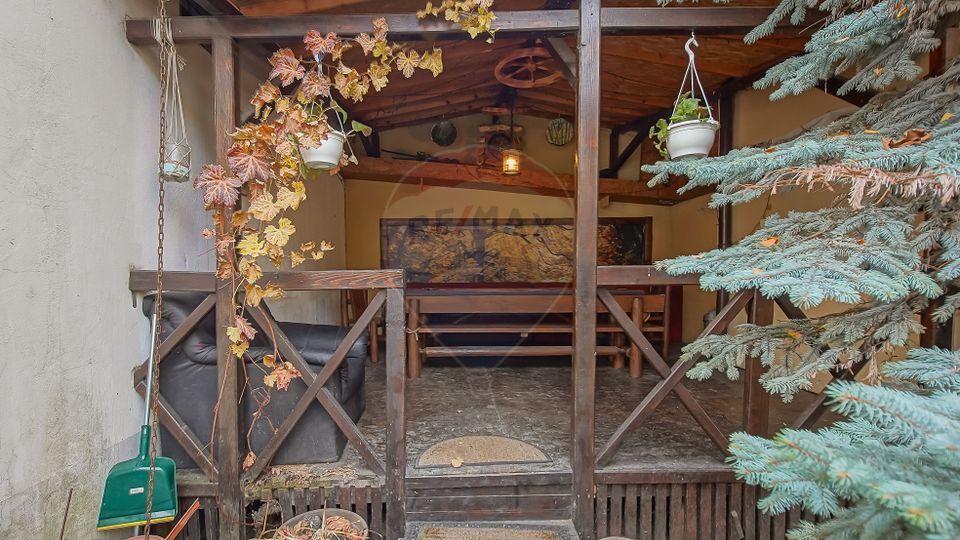 Casă / Vilă cu 12 camere de vânzare în zona Astra