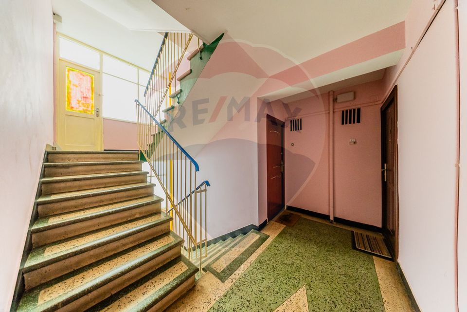 Apartament cu 3 camere la etajul 2 în zona Podgoria