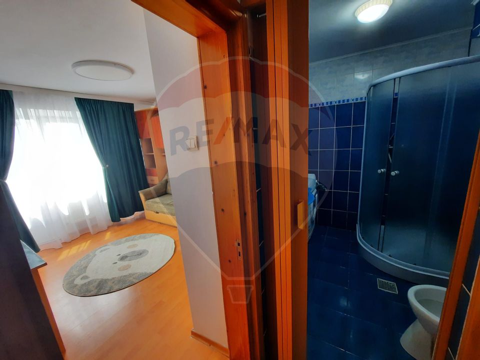 Apartament cu 2 camere mobilat si utilat.