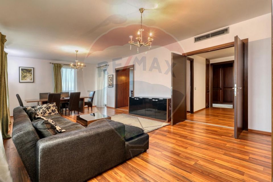 Apartament 3 camere de vanzare, Priveliste superba, Asmita, parcare