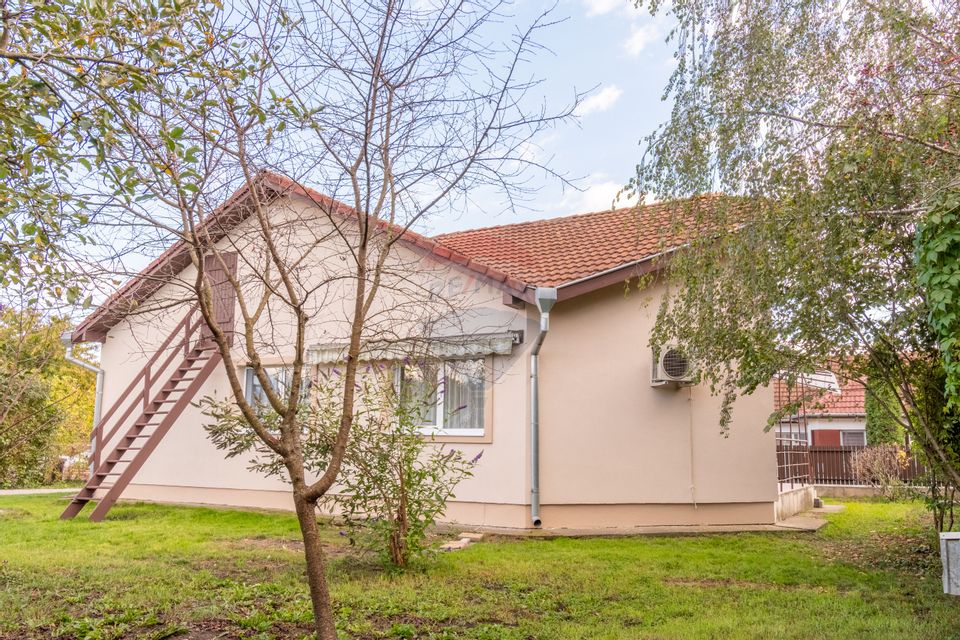 Casa individuala de vanzare 100mp, 600mp teren, garaj, zona Panemar