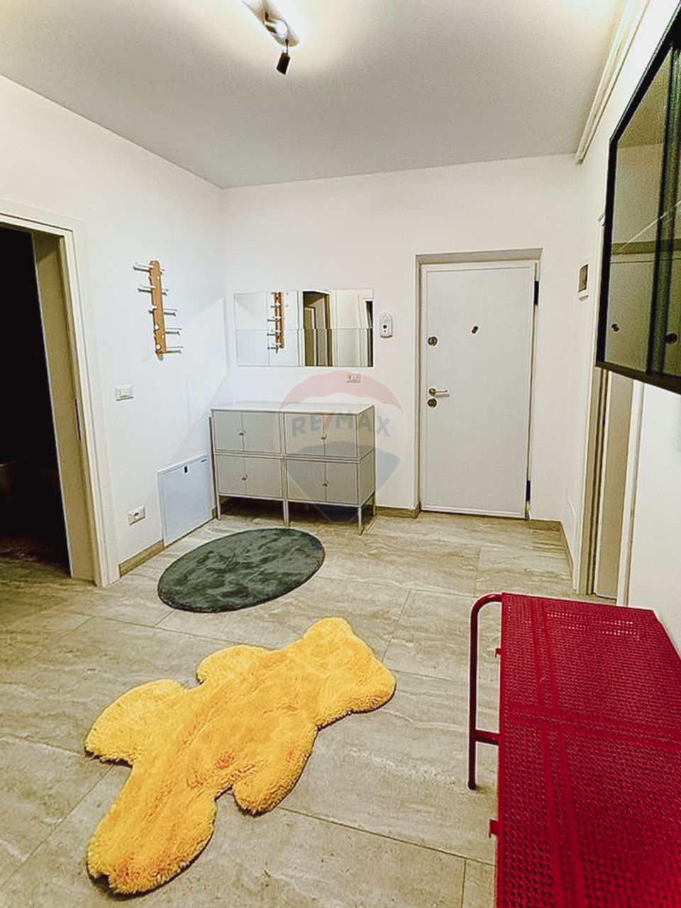 Apartament cu 3 camere de vânzare în zona Central